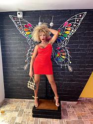 Click image for larger version. 

Name:	dress 1 Cindy twitter FdWZB8uWIAE-y7e.jpg 
Views:	127 
Size:	150.6 KB 
ID:	1438585