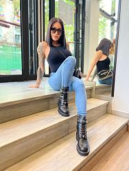 Click image for larger version. 

Name:	jeans 1 Vanessa Jhons twitter FgEA7dKWAAAaEOD.jpg 
Views:	93 
Size:	124.1 KB 
ID:	1440906