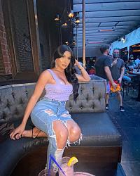 Click image for larger version. 

Name:	jeans 1 Sofie Vissa twitter 529.jpg 
Views:	54 
Size:	252.5 KB 
ID:	1442047