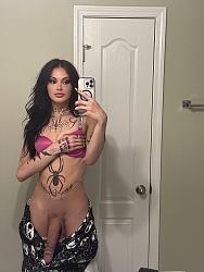 Click image for larger version. 

Name:	large 1 Kendal twitter F5i9RL7XIAA253a.jpg 
Views:	674 
Size:	433.1 KB 
ID:	1442520