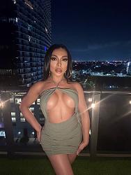 Click image for larger version. 

Name:	dress 1 Asian Skittles twitter FqT0MZRWABElf3a.jpg 
Views:	68 
Size:	395.7 KB 
ID:	1444540