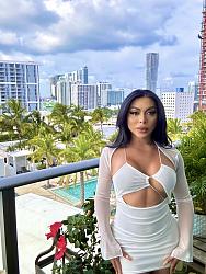 Click image for larger version. 

Name:	dress 1 Asian Skittles twitter FwGfz5aWwAURQ3D.jpg 
Views:	54 
Size:	468.1 KB 
ID:	1444544