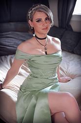 Click image for larger version. 

Name:	greendress.jpg 
Views:	219 
Size:	408.5 KB 
ID:	1444807