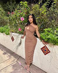 Click image for larger version. 

Name:	dress 1 Asian Skittles twitter FgIcrziVQAcZ3v7.jpg 
Views:	75 
Size:	346.2 KB 
ID:	1444917