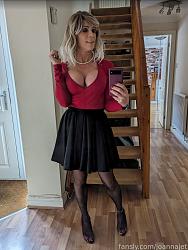 Click image for larger version. 

Name:	dress 1 Joanna Jet twitter F2hl0gBXIAEgh17.jpg 
Views:	142 
Size:	405.6 KB 
ID:	1445148
