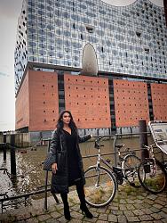 Click image for larger version. 

Name:	dress 1 Asena twitter GCm1FCHWUAA18GQ.jpg 
Views:	81 
Size:	728.0 KB 
ID:	1449034