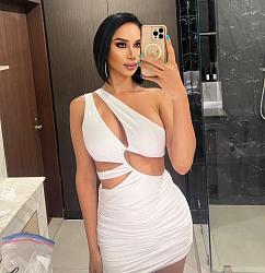 Click image for larger version. 

Name:	dress 1 Layla Angela twitter F6Jlt3PbcAAEfAo.jpg 
Views:	40 
Size:	134.8 KB 
ID:	1449187