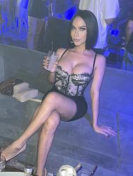 Click image for larger version. 

Name:	dress 1 Layla Angela twitter F7-ylWRbMAAxGw4.jpg 
Views:	83 
Size:	292.8 KB 
ID:	1449188