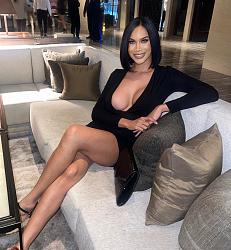 Click image for larger version. 

Name:	dress 1 Layla Angela twitter GE4mq4sbMAAbLRL.jpg 
Views:	87 
Size:	604.7 KB 
ID:	1449194