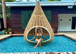 Click image for larger version. 

Name:	bik 1 Cindy twitter F4q6lDbWIAAOZ_E.jpg 
Views:	88 
Size:	715.5 KB 
ID:	1449288