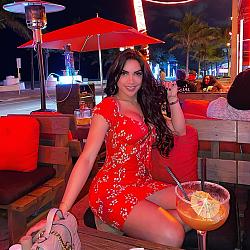Click image for larger version. 

Name:	dress 1 Stephany Gonzalez facebook 36_n.jpg 
Views:	106 
Size:	270.2 KB 
ID:	1450347