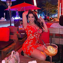 Click image for larger version. 

Name:	dress 1 Stephany Gonzalez facebook 56_n.jpg 
Views:	109 
Size:	278.8 KB 
ID:	1450348