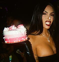 Click image for larger version. 

Name:	Kimmy fox.jpg 
Views:	53 
Size:	115.7 KB 
ID:	1451632