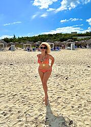 Click image for larger version. 

Name:	bik beach 1 Cindy 5_n.jpg 
Views:	41 
Size:	504.9 KB 
ID:	1451744