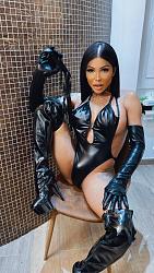 Click image for larger version. 

Name:	leather 1 Vanessa Jhons twitter GGqFSRuWQAEVJRx.jpg 
Views:	101 
Size:	146.7 KB 
ID:	1453274