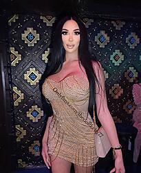 Click image for larger version. 

Name:	dress 1 Kelly twitter GCy0saMaQAAAxrn.jpg 
Views:	80 
Size:	547.6 KB 
ID:	1454402