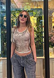 Click image for larger version. 

Name:	jeans 1 Paris twitter GJUHnalXUAAAoX_.jpg 
Views:	89 
Size:	572.6 KB 
ID:	1459345