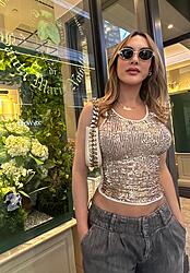 Click image for larger version. 

Name:	jeans 1 Paris twitter GJUHnamWsAARak7.jpg 
Views:	71 
Size:	497.3 KB 
ID:	1459346
