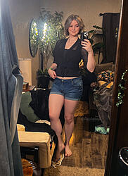 Click image for larger version. 

Name:	jeans 1 Ashley Barron twitter GQ7H-lcbwAMz6cf.jpeg 
Views:	108 
Size:	1.14 MB 
ID:	1461258