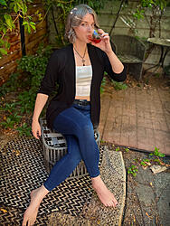Click image for larger version. 

Name:	jeans 1 Ashley Barron twitter GRvOTGObEAIctpO.jpeg 
Views:	62 
Size:	1.34 MB 
ID:	1461261