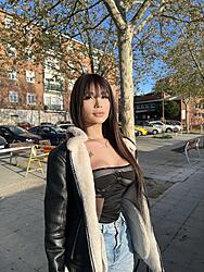 Click image for larger version. 

Name:	jeans 1 Alejandra Herrera twitter FtIX8VpXgAI1i8H.jpeg 
Views:	53 
Size:	709.6 KB 
ID:	1463159
