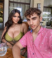 Click image for larger version. 

Name:	Alex too hot 6aaa.jpg 
Views:	65 
Size:	168.2 KB 
ID:	1473127