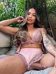 Click image for larger version. 

Name:	side 1 Nauana Lima twitter GYP1wbrWoAAmJn6.jpeg 
Views:	79 
Size:	604.7 KB 
ID:	1474129