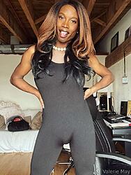 Click image for larger version. 

Name:	Valerie 2aaa.jpg 
Views:	61 
Size:	53.2 KB 
ID:	1475168