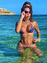 Click image for larger version. 

Name:	bik 1 Kamilla Rayalla twitter FamciwaXEAEmm1a.jpg 
Views:	75 
Size:	369.3 KB 
ID:	1478224
