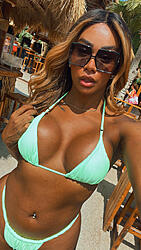 Click image for larger version. 

Name:	bik 1 Vivi Carvalho twitter F3usZ1wWUAEQ8it.jpg 
Views:	34 
Size:	872.1 KB 
ID:	1478335