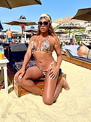 Click image for larger version. 

Name:	bik 1 Viv Carvalho twitter Fq2DolmX0AI-MHv.jpg 
Views:	27 
Size:	3.82 MB 
ID:	1478337