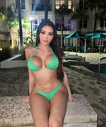 Click image for larger version. 

Name:	bik 1 Alyssa West twitter GFT6SdPWEAALqjD.jpeg 
Views:	75 
Size:	515.6 KB 
ID:	1478915