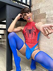 Click image for larger version. 

Name:	Alex Spider Hung.jpeg 
Views:	160 
Size:	70.6 KB 
ID:	1478995
