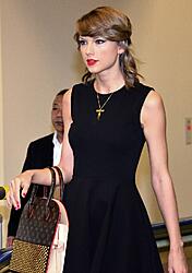 Click image for larger version. 

Name:	TS hot in black.jpg 
Views:	11 
Size:	234.6 KB 
ID:	1480273