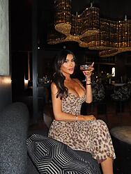Click image for larger version. 

Name:	dress 1 Sofie twitter GQdpwmebQAA8oYF.jpg 
Views:	64 
Size:	405.6 KB 
ID:	1480657