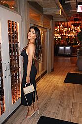 Click image for larger version. 

Name:	dress 1 Sofie twitter GRwm9yabsAADkXT.jpg 
Views:	70 
Size:	364.9 KB 
ID:	1480658