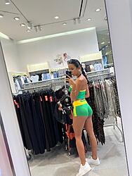 Click image for larger version. 

Name:	sneakers 1 Iizzy twitter GLJiHvLW8AAoSkG.jpeg 
Views:	39 
Size:	301.2 KB 
ID:	1482168