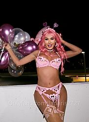 Click image for larger version. 

Name:	ling 1 Paris twitter GGWZXPBXcAA5ibZ.jpg 
Views:	42 
Size:	288.7 KB 
ID:	1483571