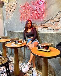 Click image for larger version. 

Name:	sneakers 1 Pretty Enchantress twitter GYgPpkGWkAAMPD1.jpeg 
Views:	14 
Size:	342.6 KB 
ID:	1484405