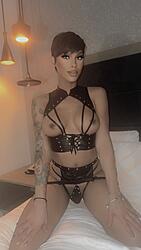 Click image for larger version. 

Name:	face 1 BellaBeauty twitter GEHdtCiXYAAmT3M.jpg 
Views:	62 
Size:	150.2 KB 
ID:	1484734