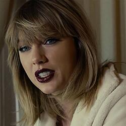 Click image for larger version. 

Name:	Taylor S. 33 glit lips.jpg 
Views:	33 
Size:	87.8 KB 
ID:	1486090