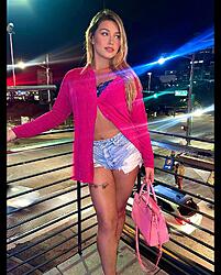Click image for larger version. 

Name:	jeans 1 Ariel twitter GMLr5eTWoAAx_de.jpeg 
Views:	64 
Size:	415.6 KB 
ID:	1487066