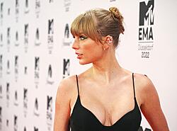 Click image for larger version. 

Name:	TS in black too 2a.jpg 
Views:	9 
Size:	1.14 MB 
ID:	1488768