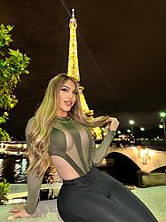 Click image for larger version. 

Name:	face 1 Mishelle Rios twitter F2pF_dKW8AAETVJ.jpeg 
Views:	16 
Size:	392.3 KB 
ID:	1488780