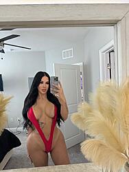 Click image for larger version. 

Name:	face 1 Italia Arianna twitter F_-WkhxWgAAqAEJ.jpg 
Views:	24 
Size:	265.7 KB 
ID:	1489491