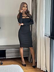 Click image for larger version. 

Name:	dress 1 Iizzy twitter GThibwFW4AAXwr0.jpeg 
Views:	52 
Size:	180.1 KB 
ID:	1490902