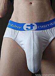 Click image for larger version. 

Name:	Mel hung 4aaaaaaa.jpg 
Views:	9 
Size:	39.8 KB 
ID:	1493969