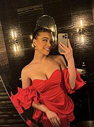 Click image for larger version. 

Name:	dress 1 Emma Rose twitter GIaOgnha0AAUtGc.jpg 
Views:	34 
Size:	191.7 KB 
ID:	1494925