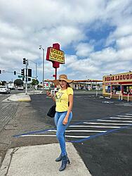 Click image for larger version. 

Name:	hat 1 Lizzy Laynez twitter FTetyT6VsAA1trp.jpeg 
Views:	11 
Size:	307.7 KB 
ID:	1495053