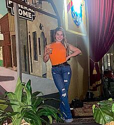 Click image for larger version. 

Name:	jeans 1 Ariel twitter F-Wde_BWYAAN2Z7.jpeg 
Views:	17 
Size:	433.4 KB 
ID:	1495184